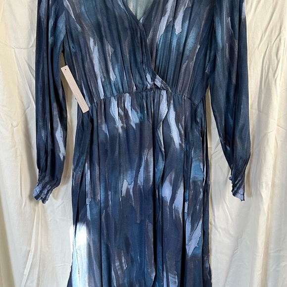 Anthropologie Cloth & Stone Astor Tie-Dye
Midi Dress - Picture 7 of 12